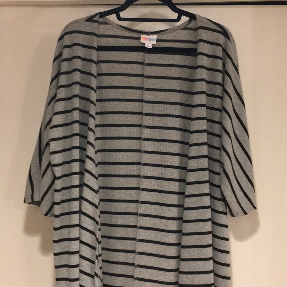 Lularoe Lindsay kimono size small